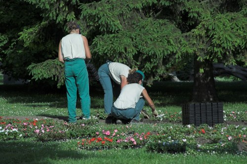 Booking and payment terms for gardening services